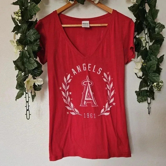 PINK Victoria’s Secret XS Angels Baseball V-Neck Tee | Game Day Graphic Top - Picture 2 of 7